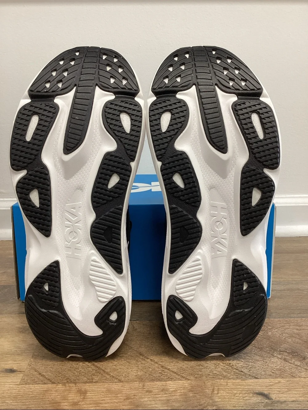 Men’s HOKA Skyflow - Picture 4 of 5